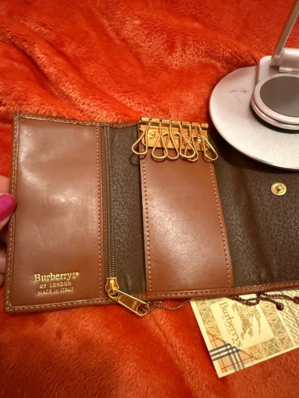 Burberry Classic key holder in Tan and Brown Leather Trim - Picture 3 of 4